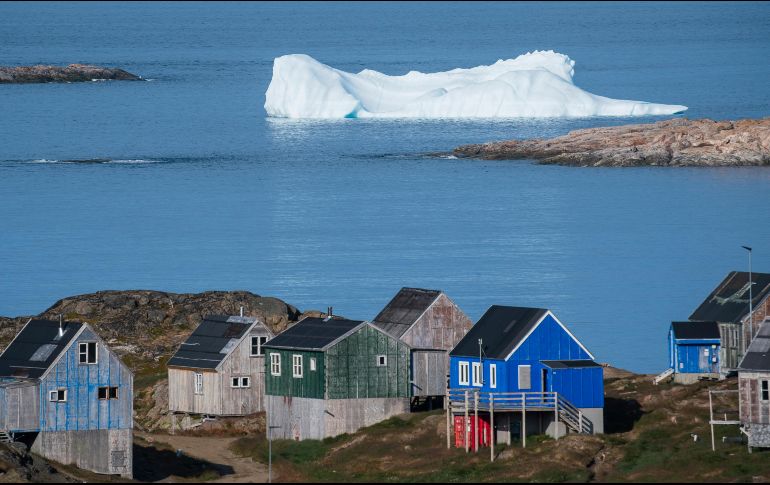 Sus 2.1 millones de kilómetros cuadrados hacen de Groenlandia la mayor isla del mundo, aunque es habitada por tan solo unas 56 mil personas. AFP/ARCHIVO