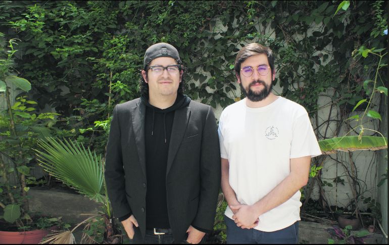 Raúl Aguayo, director de arte, y Nicolás Cuéllar Camarena, director editorial, buscan acabar con el nepotismo editorial. CORTESÍA