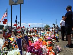 Activistas recabaron firmas para solicitar leyes más estrictas para el control de las armas. EFE/L. Torres