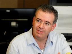 Alejandro Díaz de León considera que las nuevas tecnologías permiten una mayor competencia y nuevos servicios financieros. NTX/ARCHIVO