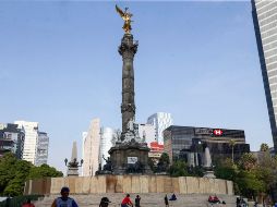 Aspectos de la Columna de la Independencia, que fue cubierta con tablas de madera luego de ser vandalizada durante las manifestaciones de grupos feministas. SUN/D. Sánchez