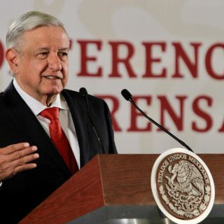 López Obrador pide a Morena en Senado no pensar en intereses personales