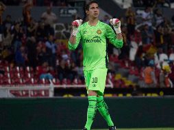 ''De visita nos ha costado, por eso hay que hacernos fuertes en casa y no dejar ir puntos, porque si nos ganan en el (estadio) Jalisco le regalas un punto extra al rival'', dice el portero Felipe López. IMAGO7