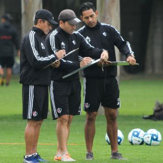 Atlas entrena con plantel completo