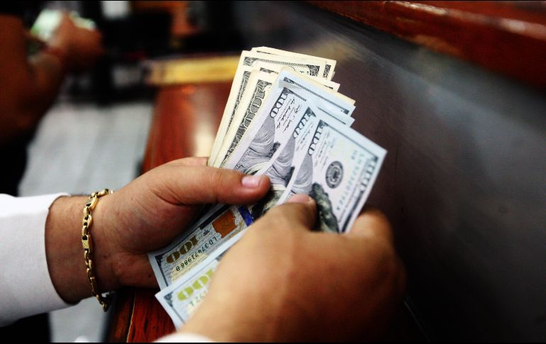 Este martes, el billete verde se compró en un precio mínimo de 18.65 pesos. NTX/ARCHIVO