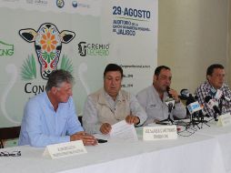 Se informa que Jalisco es el productor número uno de leche en México por lo que muchas familias del estado depende de lo que ganen los productores. TWITTER / @SEDRAEAguas