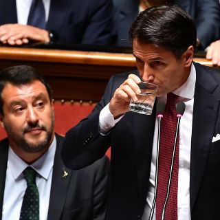 Dimisión de primer ministro de Italia desata caos político