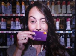 Entre las características de la tarjeta de crédito destaca que no tendrá comisión por anualidad y su tasa de interés promedio estará debajo del promedio. ESPECIAL/ Nubank