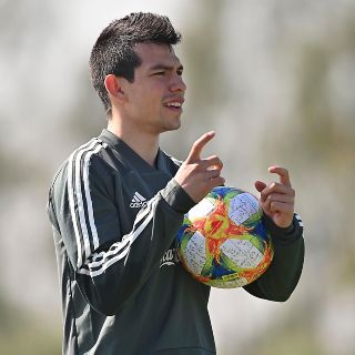 ''Chucky'' Lozano aprueba exámenes médicos con el Napoli