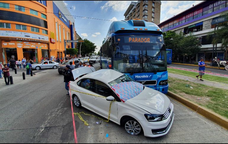 Al momento se desconoce el número de personas que resultaron lesionadas por el impacto entre los dos vehículos. EL INFORMADOR/ S. Rodríguez