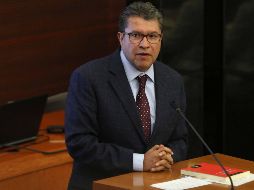 Ante el clima hostil que se vive en el Senado, el legislador Ricardo Monreal, dijo que tiende la mano a su compañero de partido Martí Batres Guadarrama. SUN/ARCHIVO