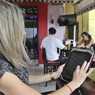 Hacienda quiere cobrar IVA a "apps"