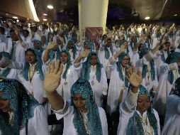 Más de tres mil 500 pastores y diáconos compartieron el pan y el vino a los asistentes. EL INFORMADOR/F. Atilano