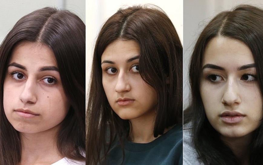 Angelina, a la izquierda, tenía 18 años cuando mató a su padre, Maria, en el centro, tenía 17 y Krestina 19 años. GETTY IMAGES