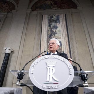 El presidente de Italia da hasta el martes para negociar un nuevo Gobierno