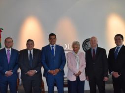 Sánchez Cordero (c) anuncia que se suspende el diálogo con los autodefensas por instrucciones de López Obrador. TWITTER/@M_OlgaSCordero