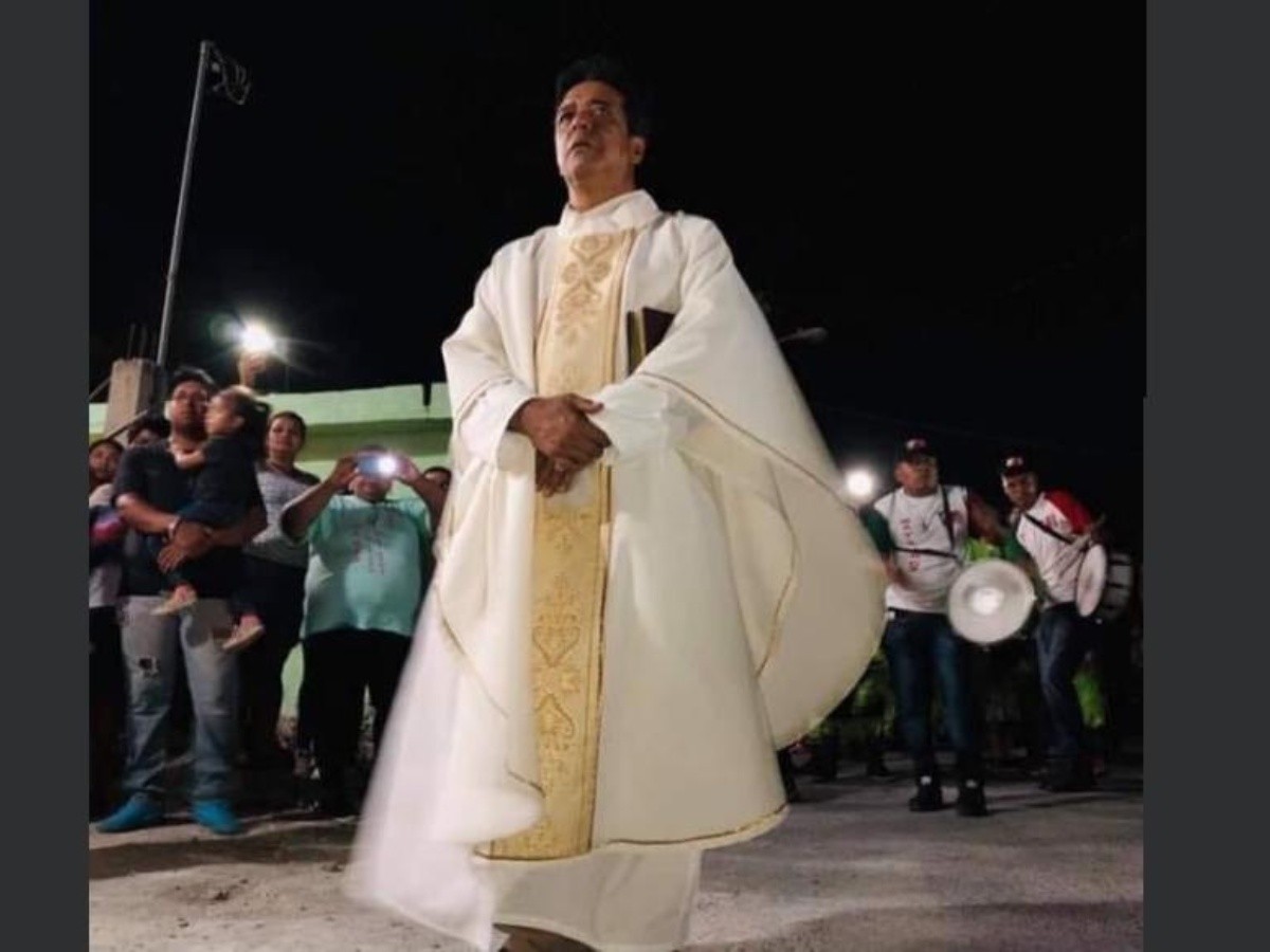  Dan el último adiós a párroco asesinado en Tamaulipas