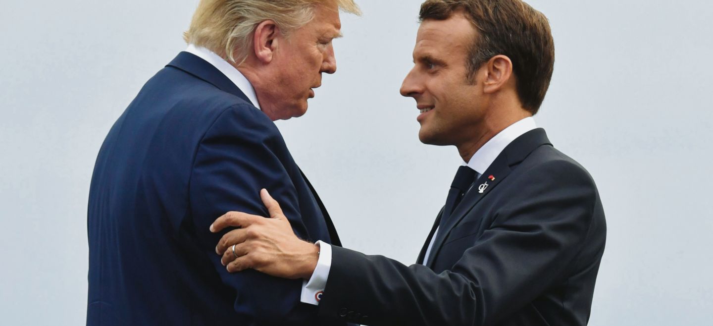 El presidente de Estados Unidos, Donald Trump, y su homólogo Francés, Emmanuel Macron ayer en la ciudad de Biarritz. AFP