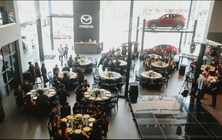 CELEBRACIÓN. En compañía de clientes y amigos, en Mazda Galerías se mostraron sus nuevas instalaciones. EL INFORMADOR / G. Gallo