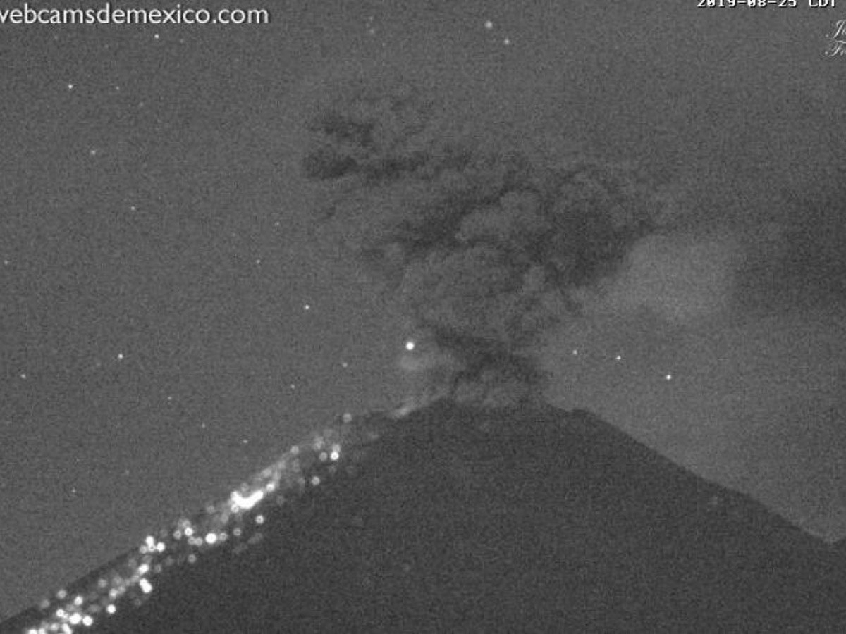  Popocatépetl registra explosión con columna de ceniza de 1.5 kilómetros