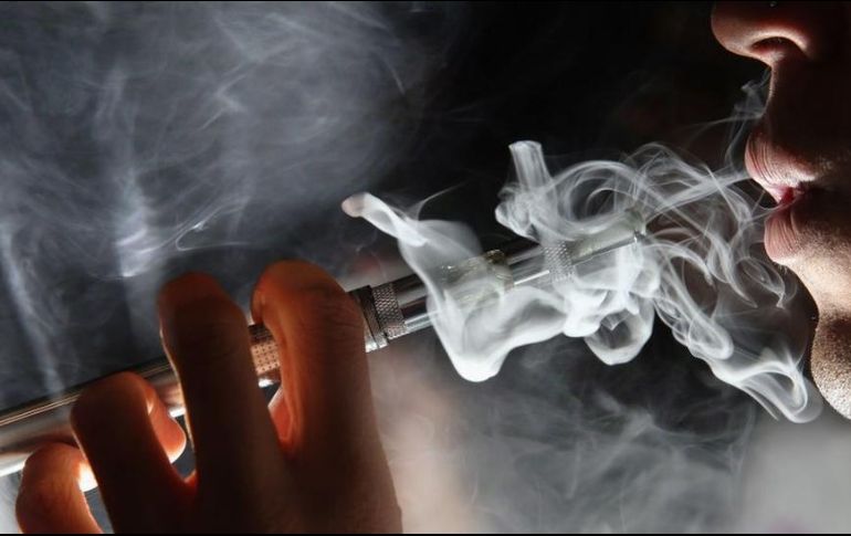 Al menos otras 193 personas están siendo tratadas por graves afecciones pulmonares asociadas al uso de cigarrillos electrónico. GETTY IMAGES