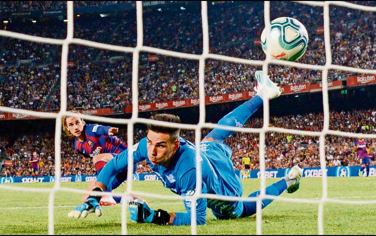 El “Principito” francés muestra su sello goleador en el Barcelona con el tanto que le dio el empate momentáneo contra el Betis. AFP