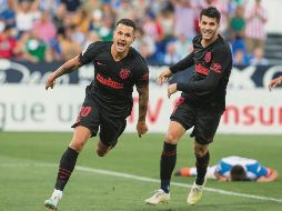 Vitolo festeja el gol que le dio tres puntos al Atleti. EFE