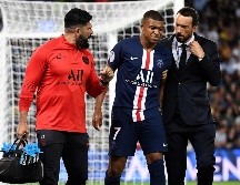 Según medios, los análisis médicos de Mbappé revelaron un ''desgarro muscular'' en la parte trasera del muslo izquierdo. AFP / F. Fife