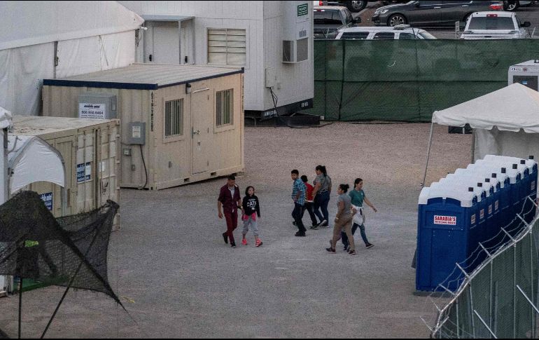 La acción legal argumenta que la nueva regulación elimina varias protecciones garantizadas por el Acuerdo Flores, entre ellas la detención prolongada de menores y con el consecuente efecto en las comunidades que los reciben tras su liberación. AFP/ARCHIVO