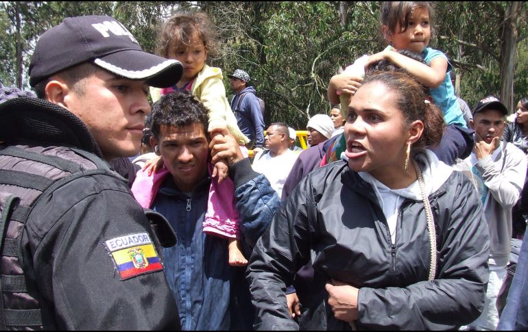 Los manifestantes recordaron cómo Venezuela dio refugio hace 20 años a miles de ecuatorianos que escapaban de la crisis económica, y pidieron abrir las fronteras en reciprocidad. EFE/E. Levy