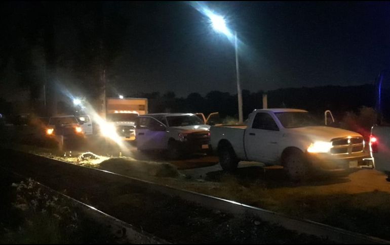 En el lugar se concentra una fuerza de tarea compuesta por elementos de Seguridad Física de Pemex, Ejército Mexicano, Bomberos, Policía Estatal y Municipal. TWITTER / @PC_Estatal