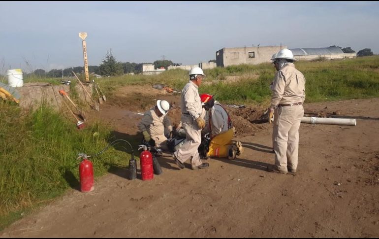 Se mantienen todas las medidas de seguridad impuestas desde la mañana, como la evacuación de habitantes de tres colonias y de estudiantes de siete instituciones educativas. TWITTER / @PC_Estatal