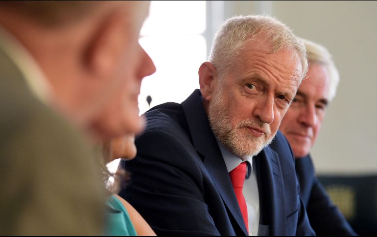 Jeremy Corbyn, líder del partido laborista, previo a la reunión con líderes de otros partidos este martes en Londres. AFP/D. Leal-Olivas