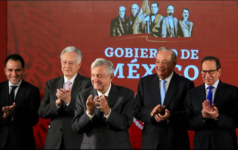 López Obrador destacó la disponibilidad de las empresas para renegociar los contratos, principalmente al empresario Carlos Slim. NTX / J. Lira