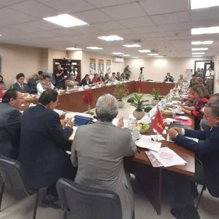 Anuncia 4T que buscará regular medios de comunicación