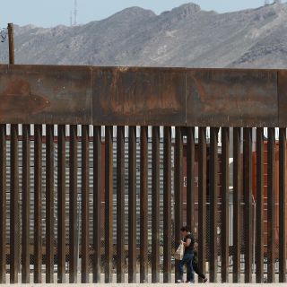 Gobierno de EU pide a la Corte Suprema que permita restricciones al proceso de asilo