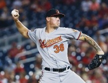 Aaron Brooks maniató a la ofensiva de los Nacionales por espacio de seis innings. AP