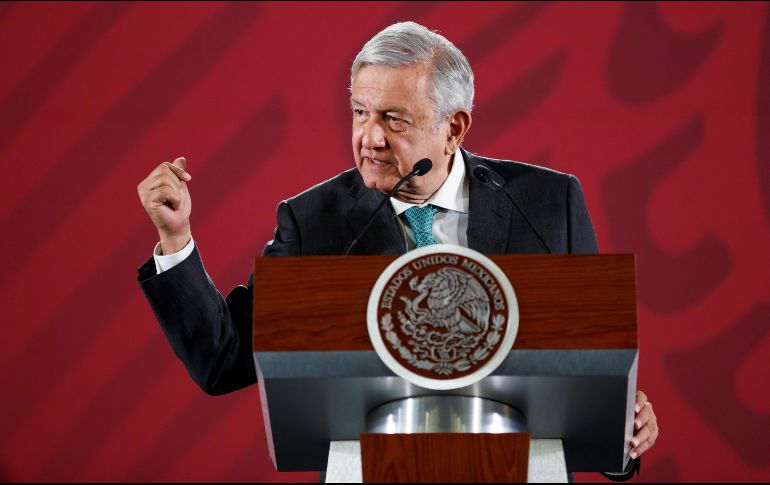 López Obrador dijo que fueron cientos de contratos los que se tenían con empresas que construían el Aeropuerto y destacó que se resolvió sin acudir a instancias judiciales. EFE/ J. Méndez