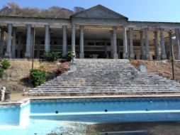 En 1988, la propiedad fue expropiada por el gobierno de Guerrero, por lo que la familia de Durazo inició la batalla legal para recuperarla. ESPECIAL