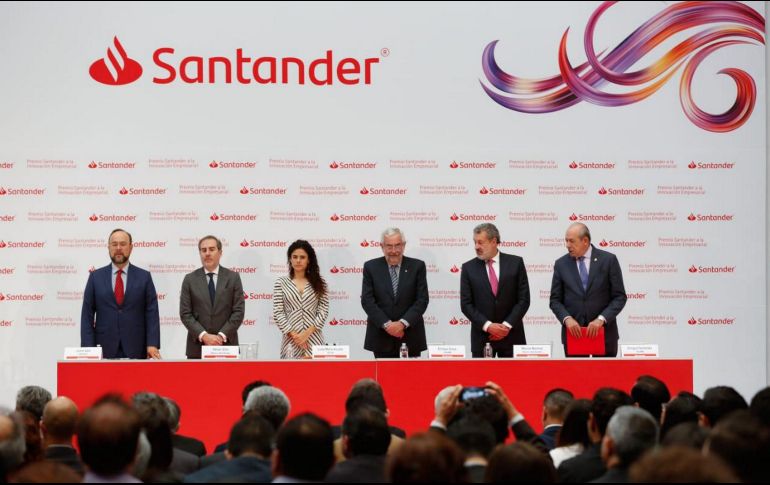 Grupo Financiero Santander México celebró la XIV entrega del Premio Santander a la Innovación Empresarial. NOTIMEX