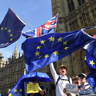 Lanzan batalla legal contra suspensión del Parlamento británico