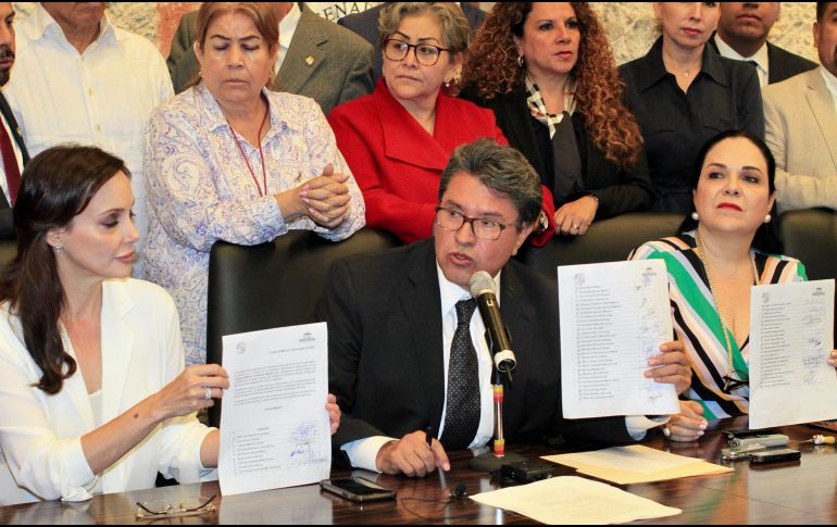 Monreal dijo que firmaron senadores que se encontraban en los trabajos de la plenaria cuando se conoció la resolución de la Comisión de Honestidad. NTX / J. Lira