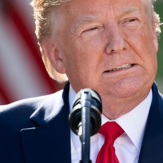 Trump niega que los aranceles sean un problema para EU y acusa a la Fed