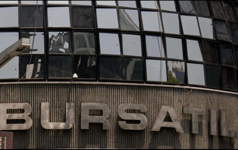 Este viernes cotizaron 426 emisoras, de las cuales 259 avanzaron en su precio, 157 perdieron y 10 cerraron sin cambios. AFP/ARCHIVO