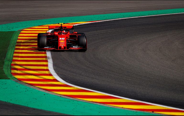 El tiempo de Leclerc superó por casi un segundo el registrado por los pilotos de Mercedes. EFE/V. Xhemaj