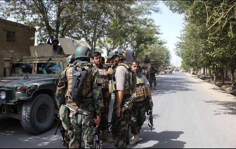 Fuerzas de seguridad afganas realizan recorridos preventivos luego de los combates. AFP/B. Khan