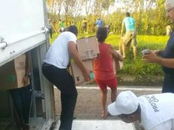 Como resultado del impacto, la puerta de la caja se abrió y esto fue aprovechado por los pobladores. ESPECIAL