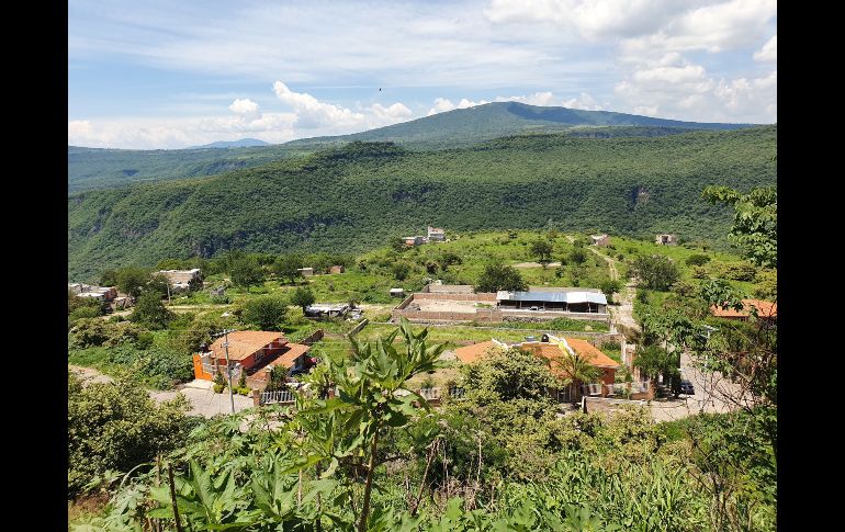 La edificación en una zona de riesgo complica el desarrollo de infraestructura. EL INFORMADOR / S. Blanco