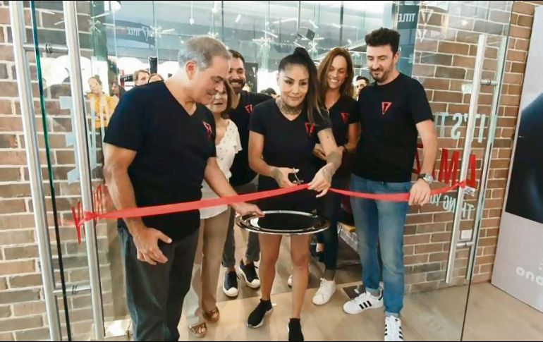 Juárez fue la encargada del corte de listón. EL INFORMADOR / D. Reos