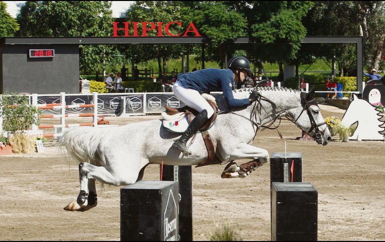 El jinete del Guadalajara Country Club triunfó en la prueba estelar. EL INFORMADOR / A. Camacho